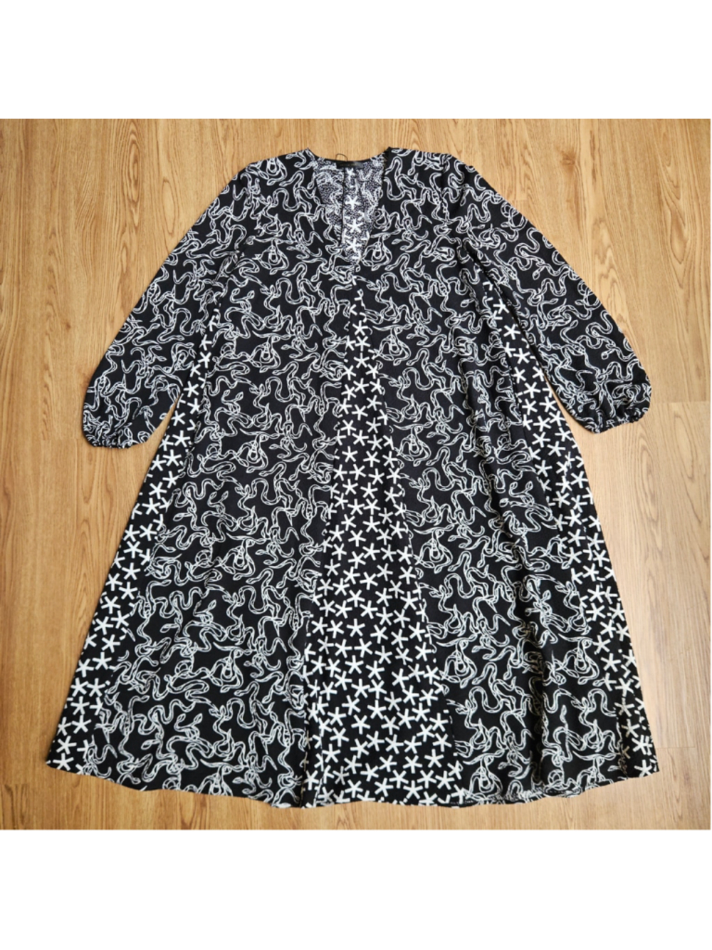 Stine Goya Leila Snake Print Black White Wide Fit Midi Dress